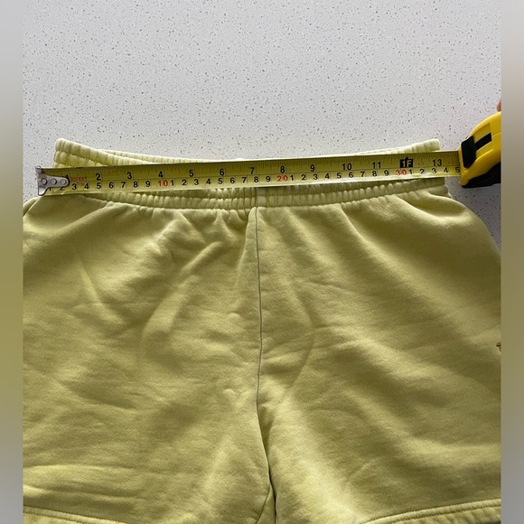 Aritzia TNA Cozy Fleece Shorts - Picture 4 of 5